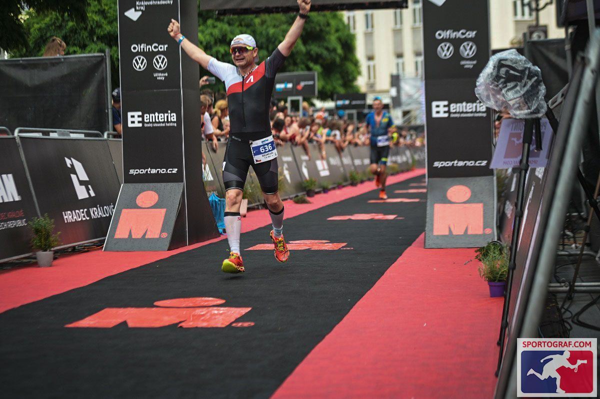 Recenze: triatlonová kombinéza REVOLT RED